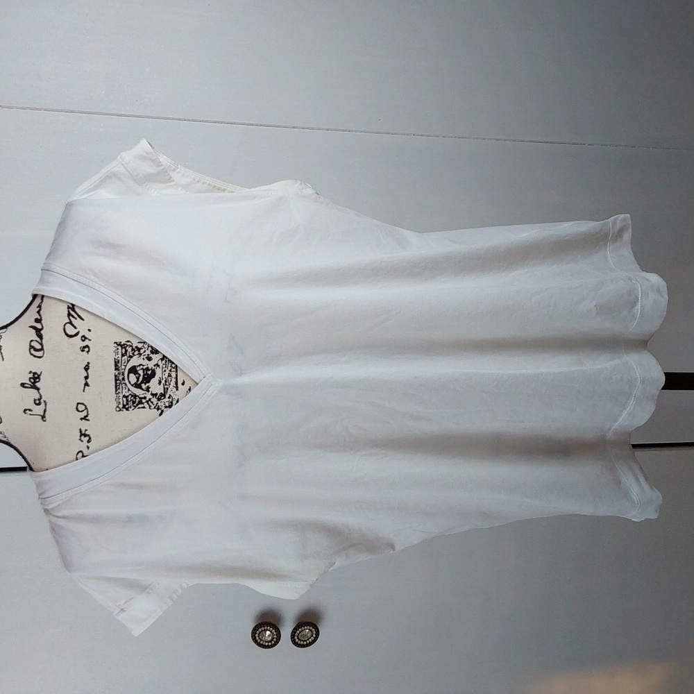 Athleta- Womens White Adventure Top V Neckline Soft Athleisure Sz.Large
